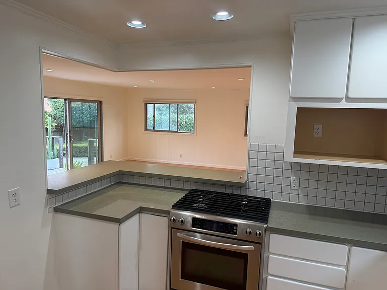 715 Cypress Ave — Photo 11