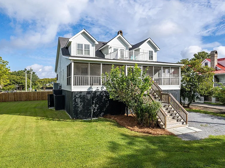 2108 Ion Ave — Photo 21