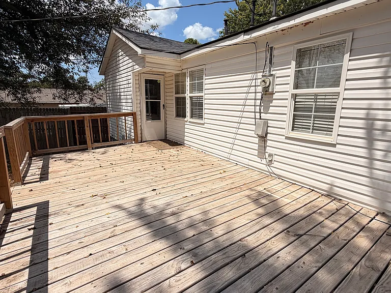 1313 E Edwards St — Photo 7
