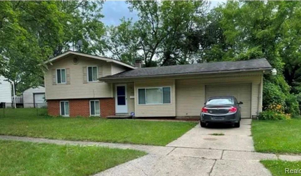 1st image of 2828 Hampstead Dr