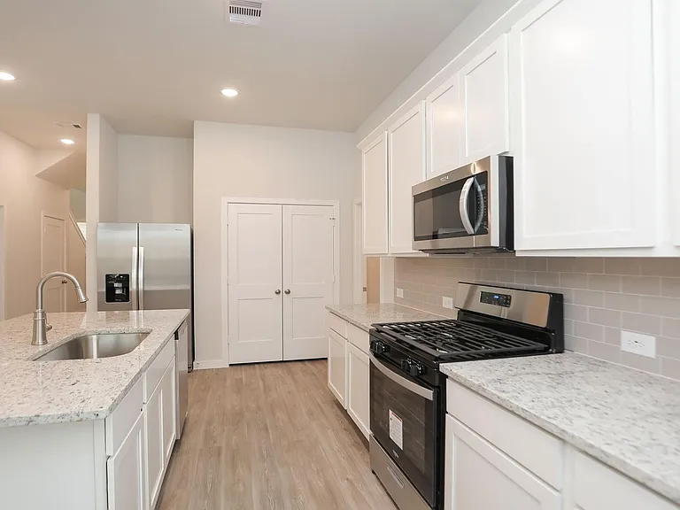 21110 Armstrong County Dr — Photo 11