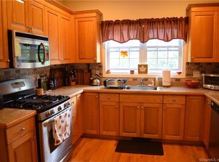 697 Beacon Valley Rd APT 7, Naugatuck, CT 06770