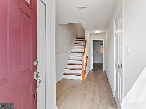 4th image of 5990 Manorwood Dr