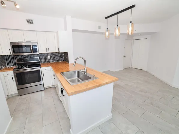 17125 N Bay Rd APT 3410, Sunny Isles Beach, FL 33160