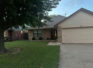 809 Oak Ave, Yukon, OK 73099
