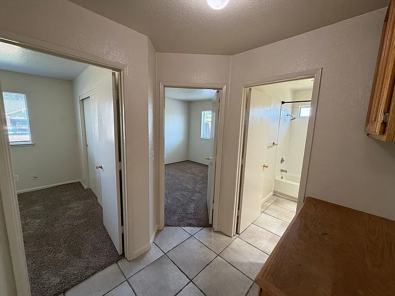 9201 Norseman Ct — Photo 18
