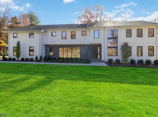 13 Dogwood Dr, Morristown, NJ 07960