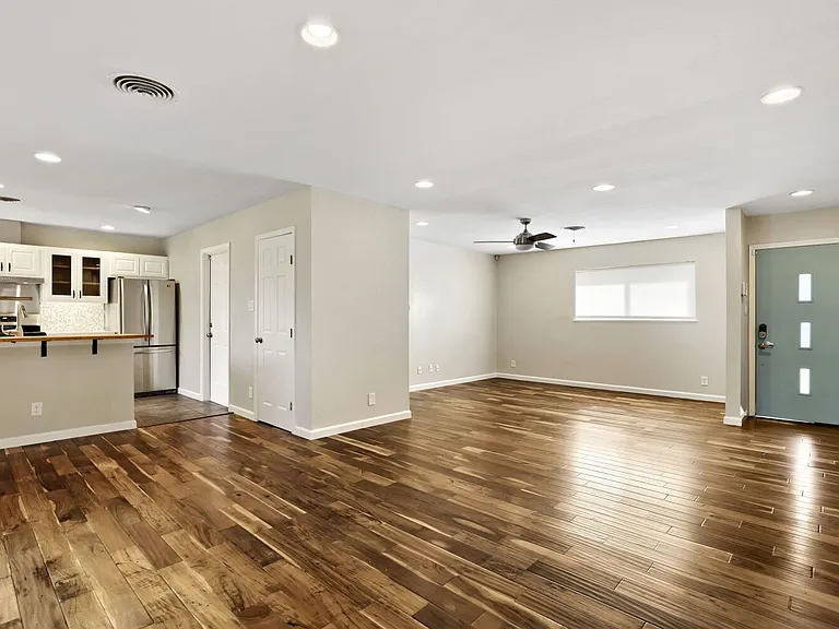 5716 Wellington Dr — Photo 7