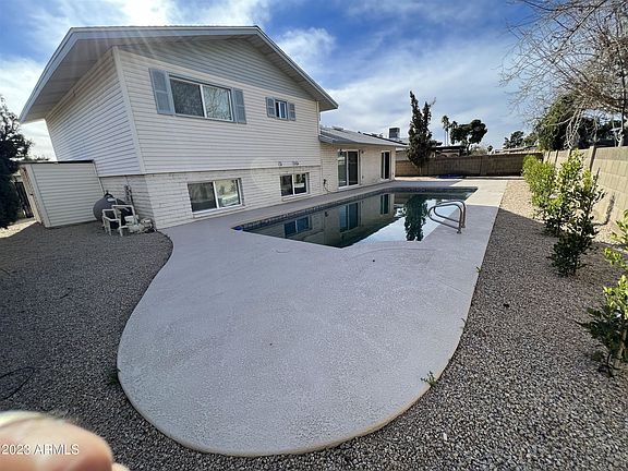 3rd image of 4720 W Solano Dr S