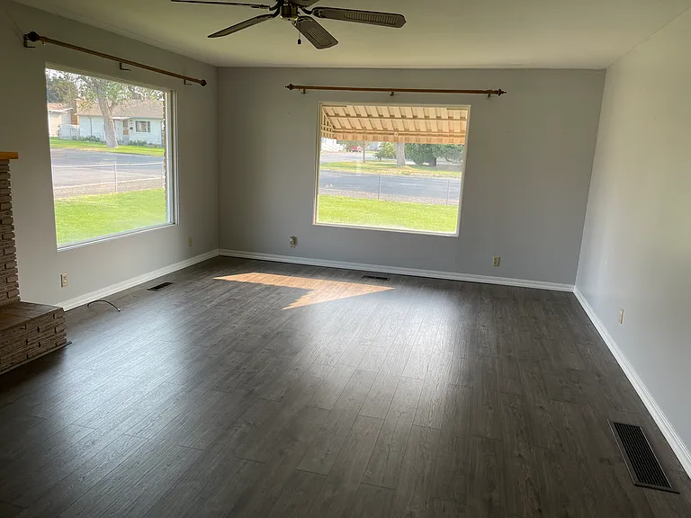 820 Oak St — Photo 4