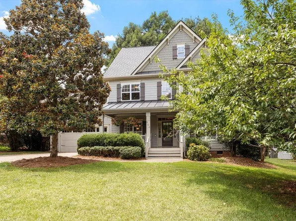 204 Charlesfort Ln, Holly Springs, NC 27540