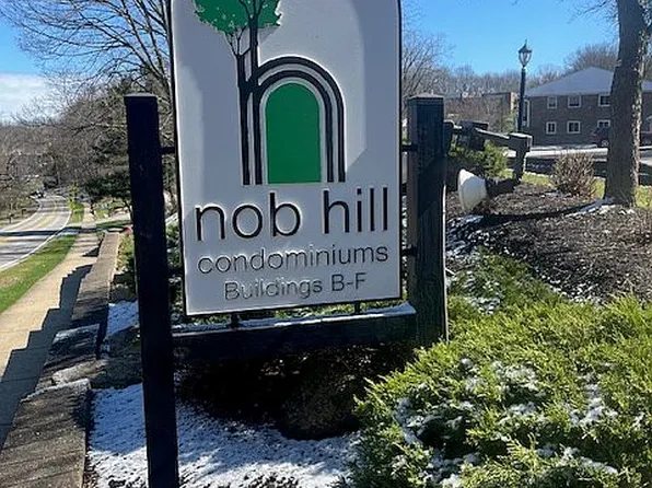 6000 Nob Hill Dr APT 117, Chagrin Falls, OH 44022