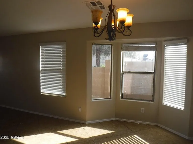 4524 S 25th Dr — Photo 5
