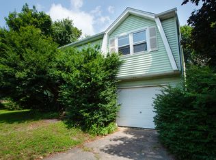 93 Cookes Rdg, Torrington, CT 06790