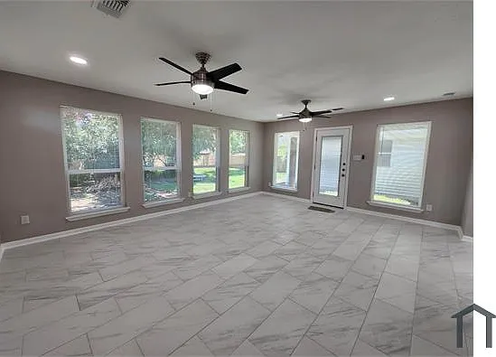 5104 Laurel Ln
