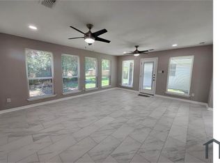 5104 Laurel Ln, North Richland Hills, TX 76180