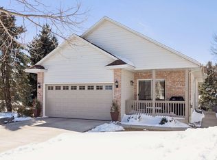 406 Bluebird Ln, Woodbury, MN 55125