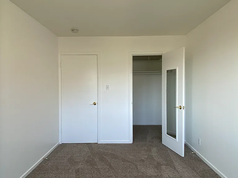 1br/1ba Charmer! Bay Views And Parking! Laundry On-Site! Balcony! Progressive — Photo 17
