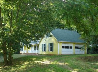 707 Windy Ridge Rd, Martinsville, VA 24112