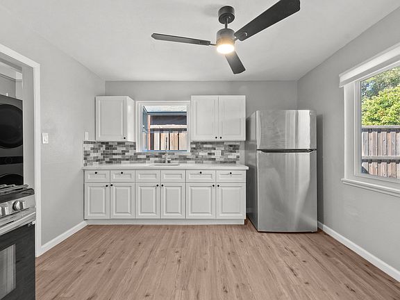 4th image of 3557 6th Ave #2