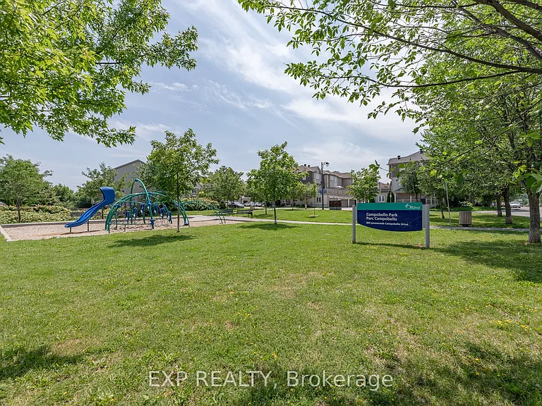 960 Messor Cres — Photo 33