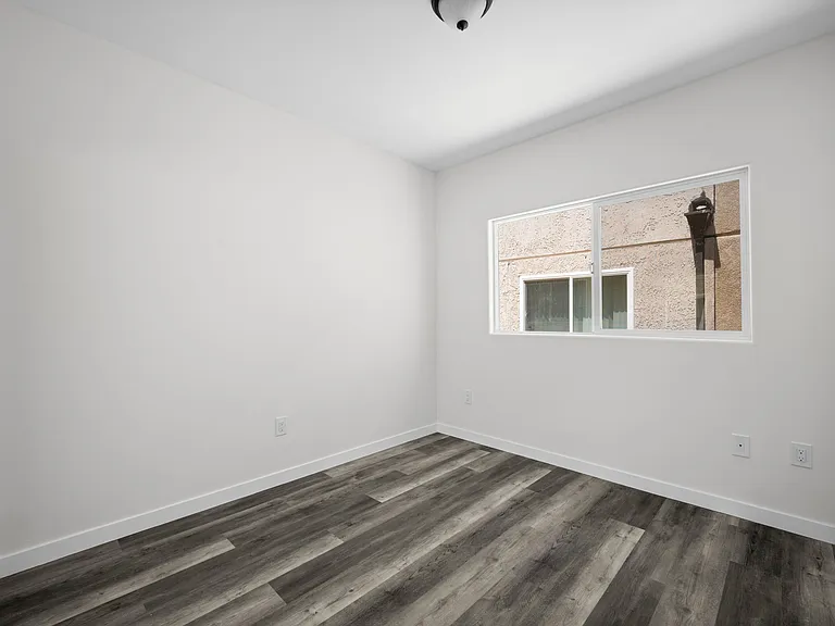 5521 Kester Ave #23 — Photo 18