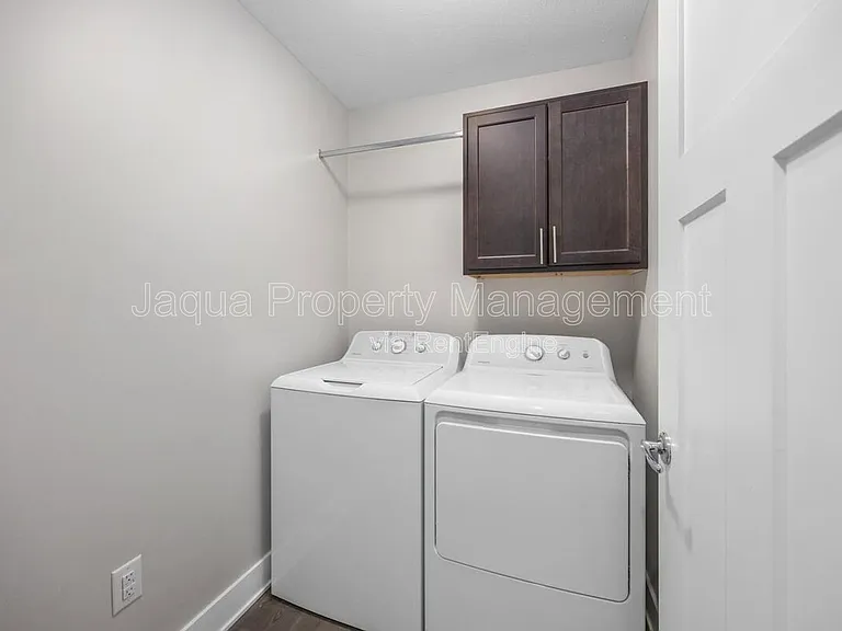 1368 S Village Cir — Photo 19