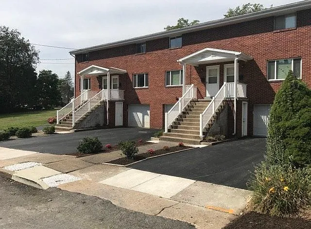 307 McConnell St