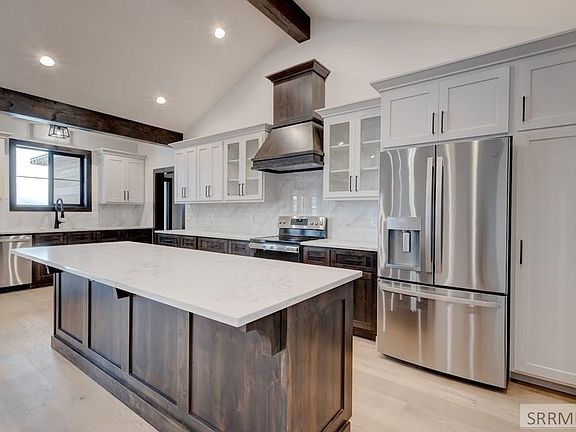 4th image of 7388 Lupine Ln