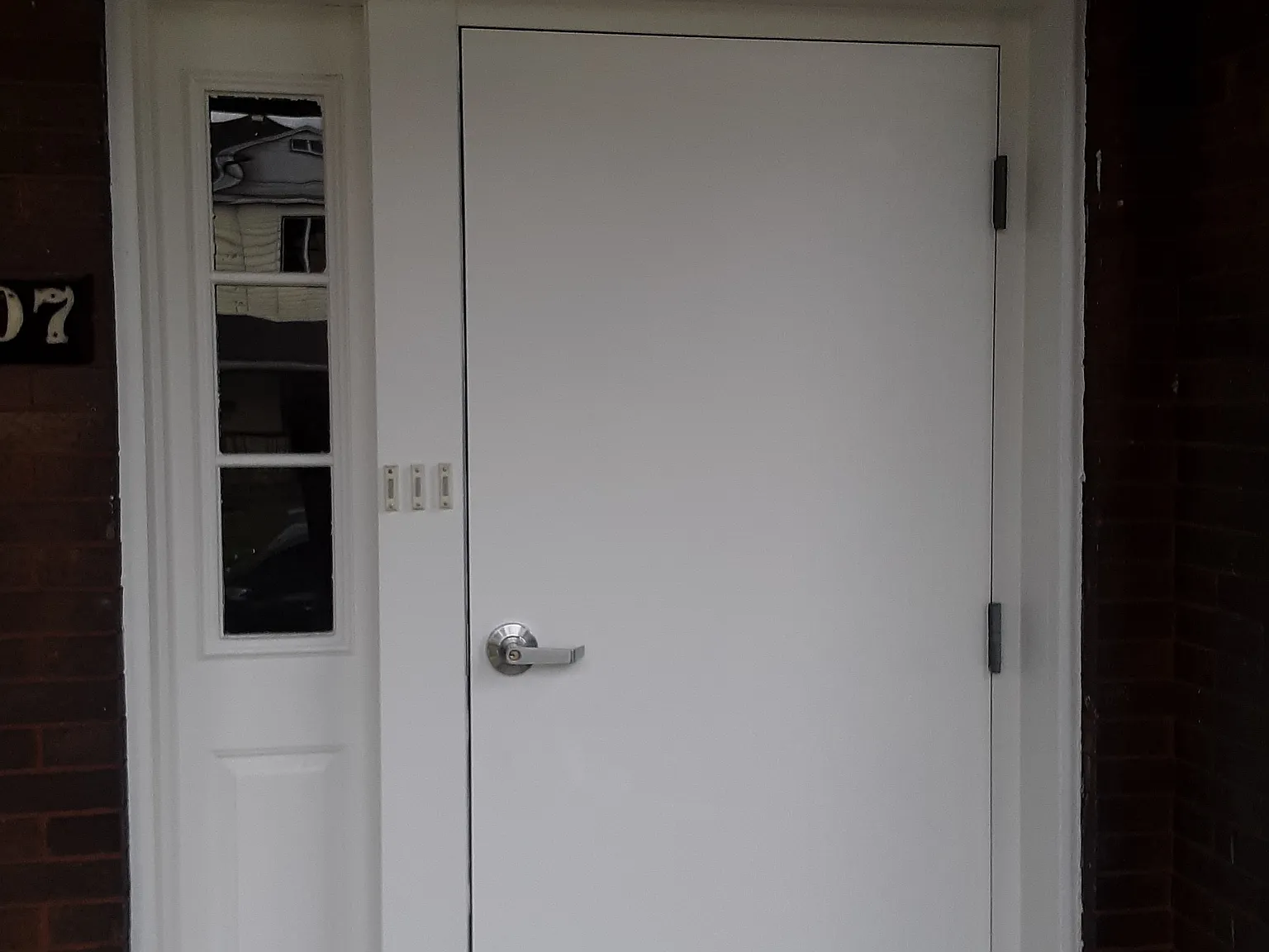 3 bed, 825 sqft, $1,800 — Photo 2