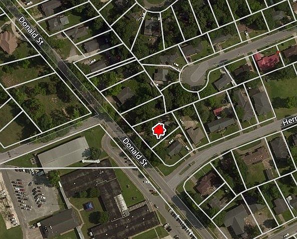 2nd image of 470 Donald St