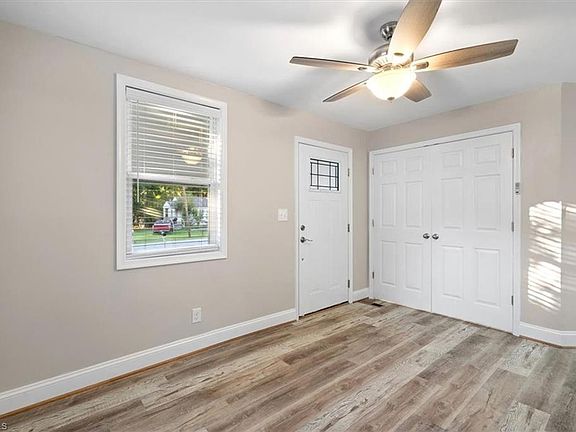 4th image of 1214 E Lindsay St
