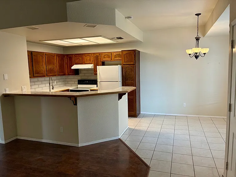 11666 N 28th Dr #287 — Photo 5