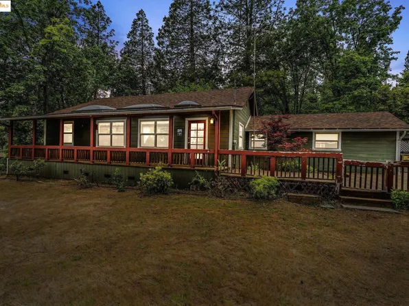 5018 Hillcrest Dr, Hathaway Pines, CA 95233