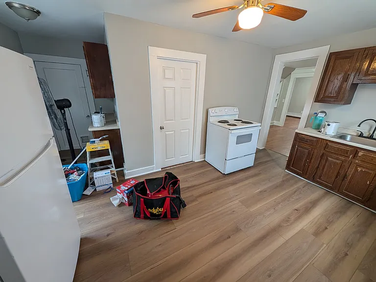 47 1/2 Park St #475 — Photo 8