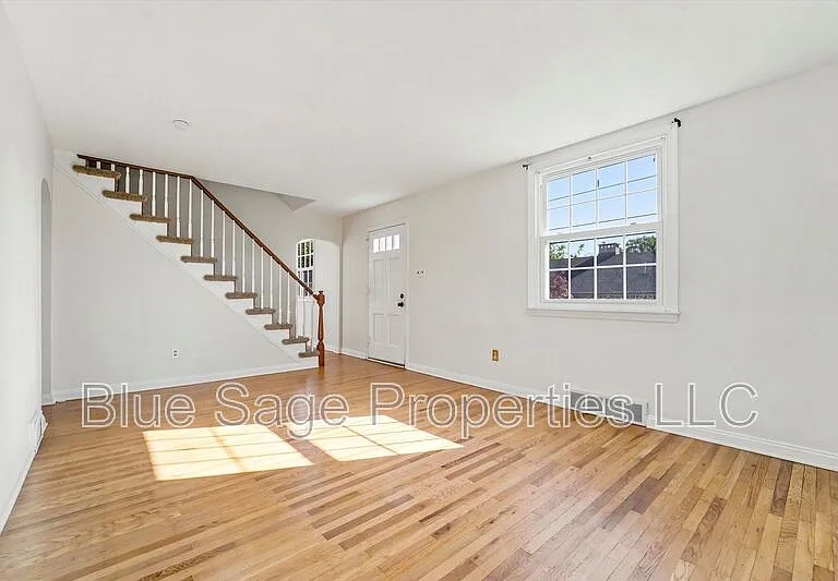 248 E Turnbull Ave — Photo 2