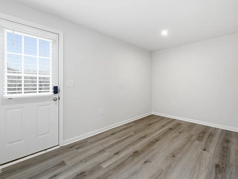 1104 Brimstone Way — Photo 7