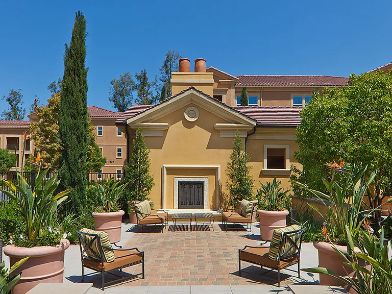 Amalfi Apartment Homes — Photo 25