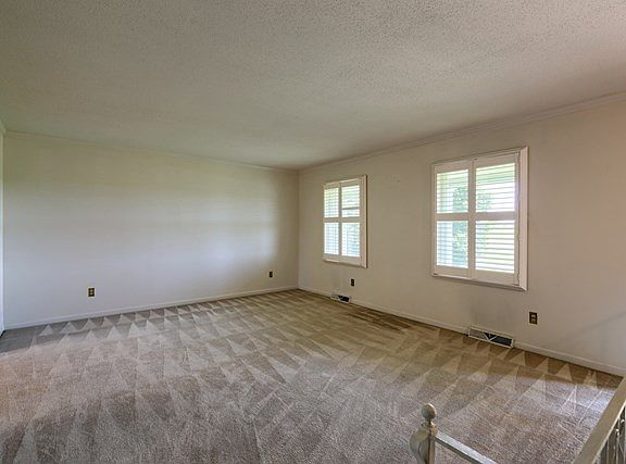 2nd image of 4726 Chambers St