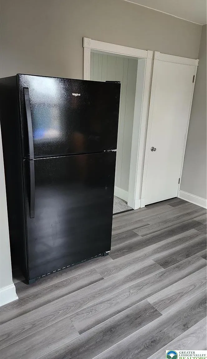 4 bed, 1284 sqft, $2,100 — Photo 3