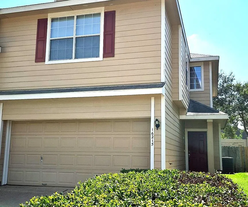 16215 Sandy Path Ln