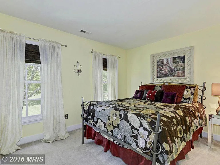 17533 Applewood Ln — Photo 22