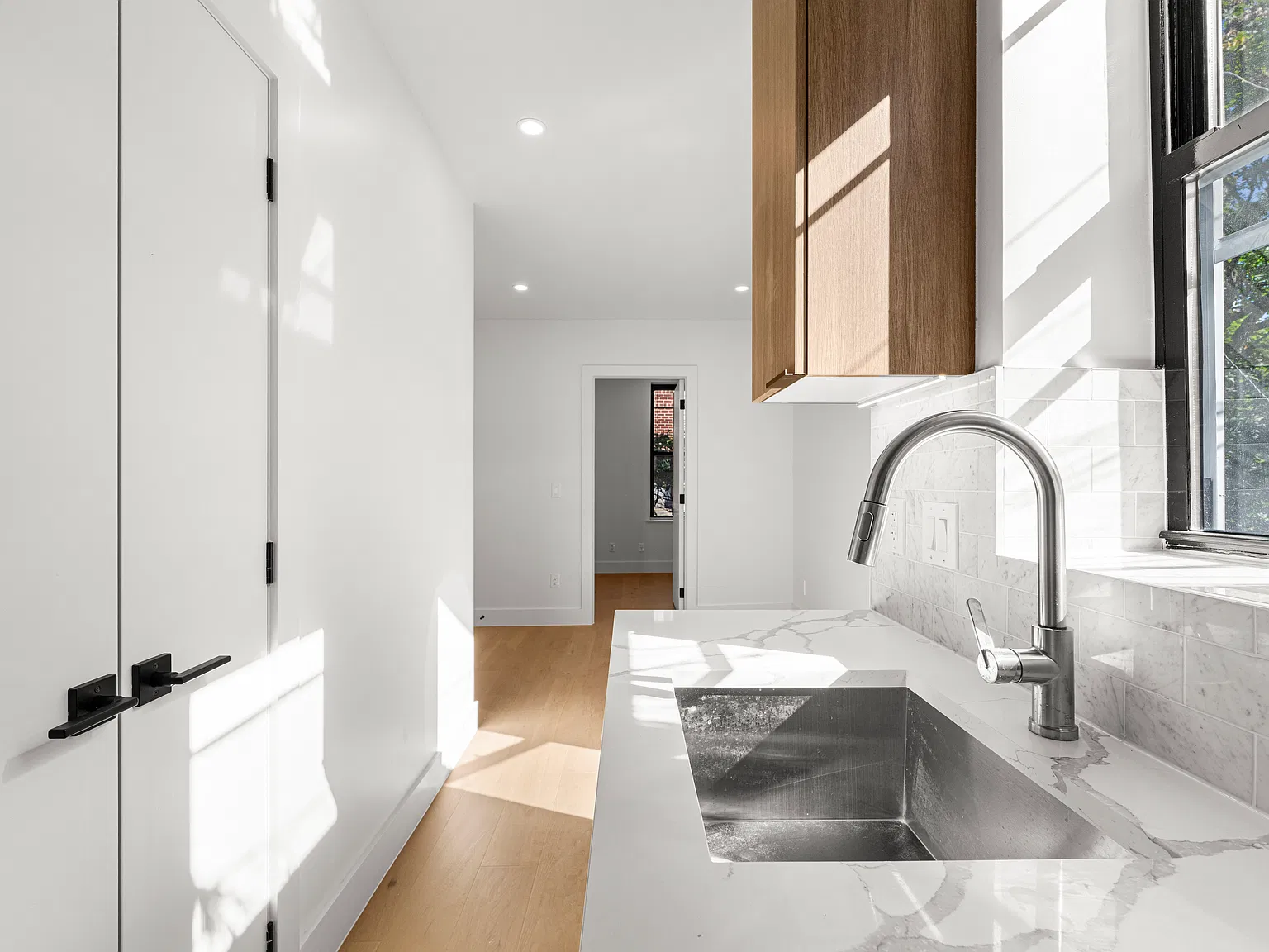 253 West 15th Street — Photo 3