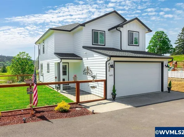1692 Scardi Blvd, Sutherlin, OR 97479