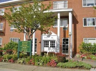 22 N Forest Ave APT 1M, Rockville Centre, NY 11570