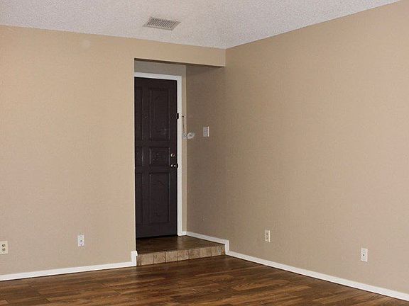 4th image of 1718 Parkview Dr