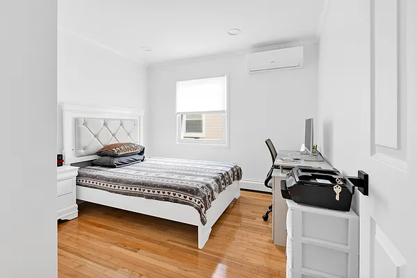 Sold by Remax Edge | media 26