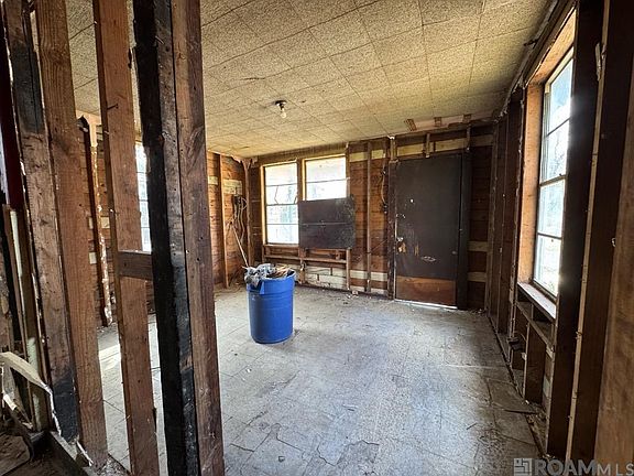 4th image of 2065 Missouri St