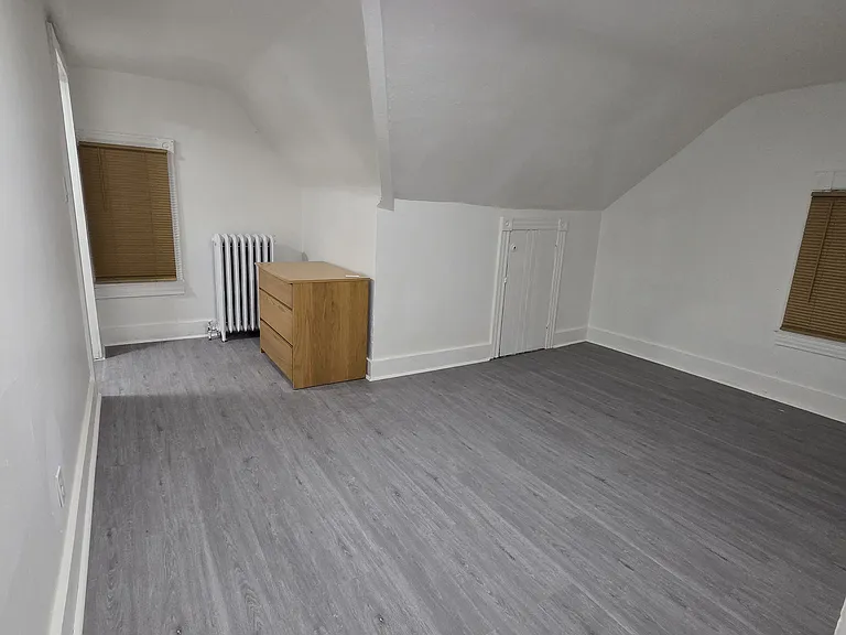 100 S Pine St #5 — Photo 4