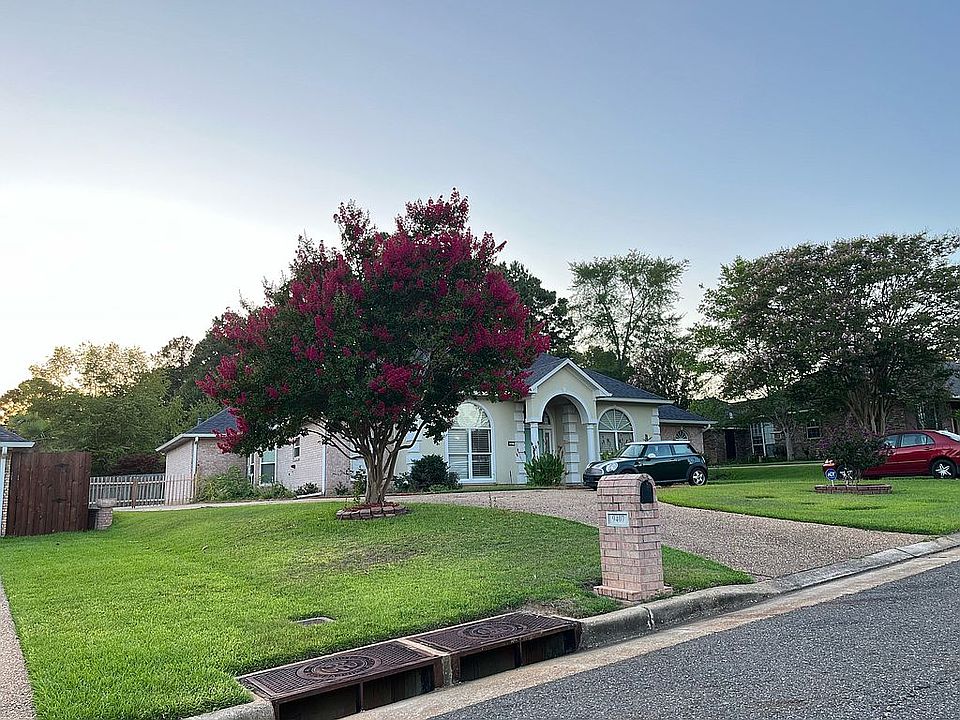 2nd image of 9407 Northbrook Cir